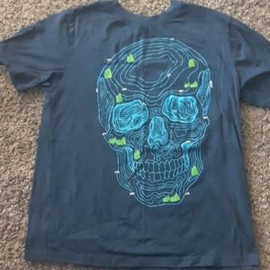Boys shirt blue with skull size 10/12